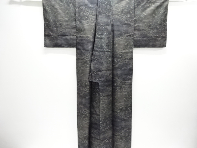  未使用品　仕立て上がり　屋敷に樹木模様織り出し本場泥大島紬着物(9マルキ)